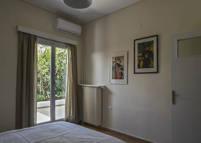 Miranda\'S Apartment In Thissio